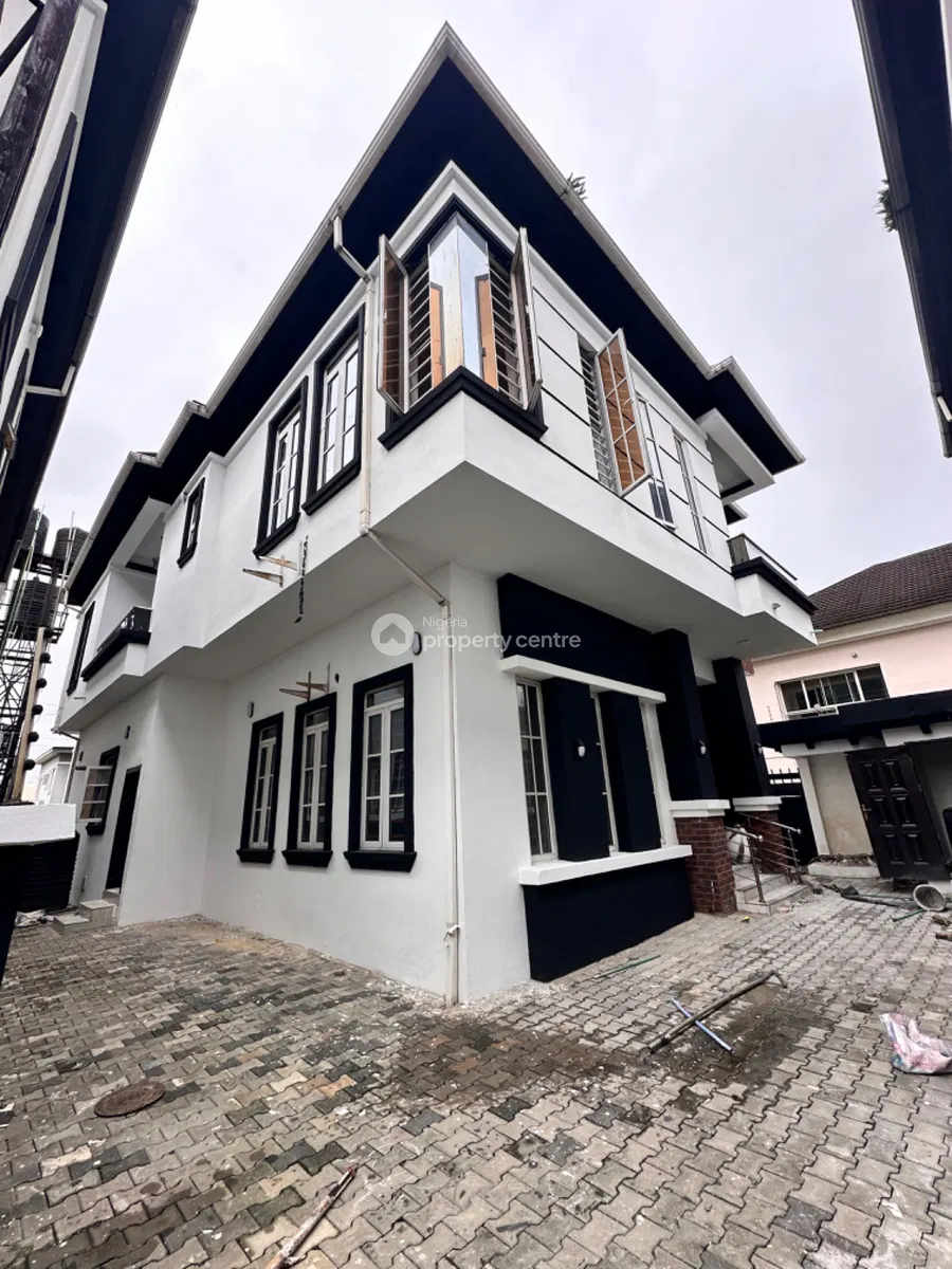 Massive Fully Detached 5 Bedroom Duplex