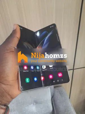 Samsung Galaxy Z Fold4 256 GB Gold
